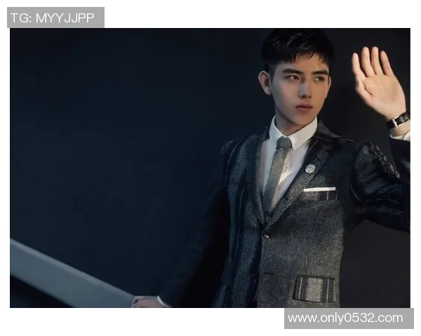 足坛巨星魅力登场 西装造型尽显绅士风范与冠军气质