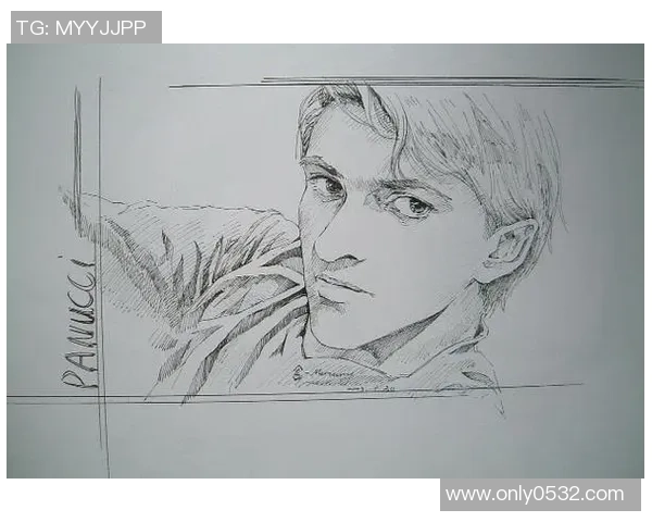 足球传奇人物素描艺术作品展现球星风采与竞技精神